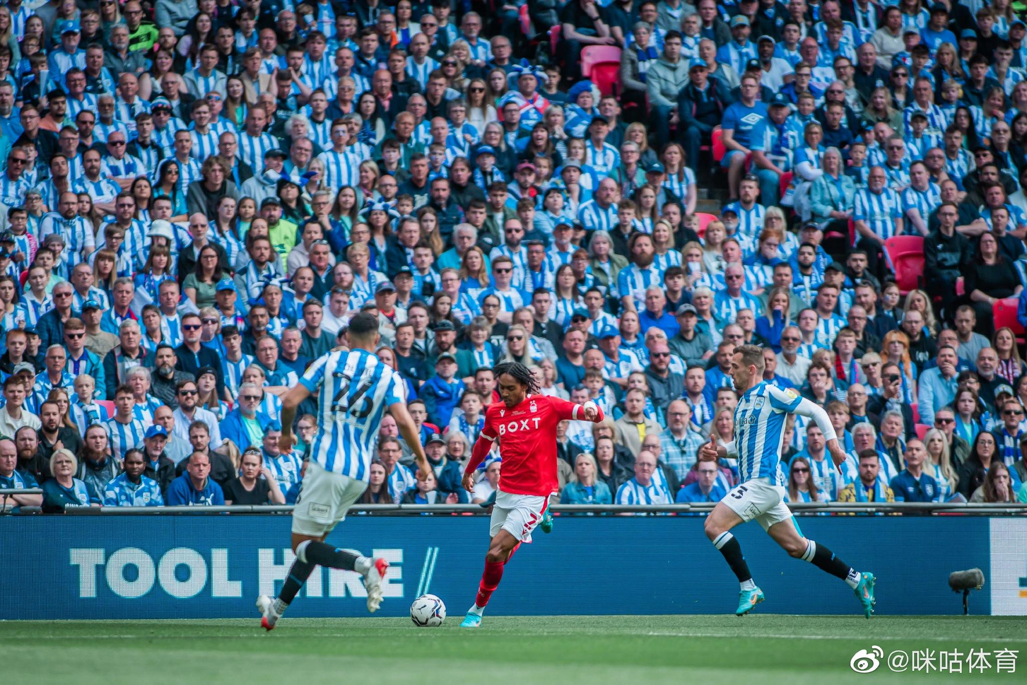 英超新星梅诺崛起，阿莫林中场核心位置面临挑战